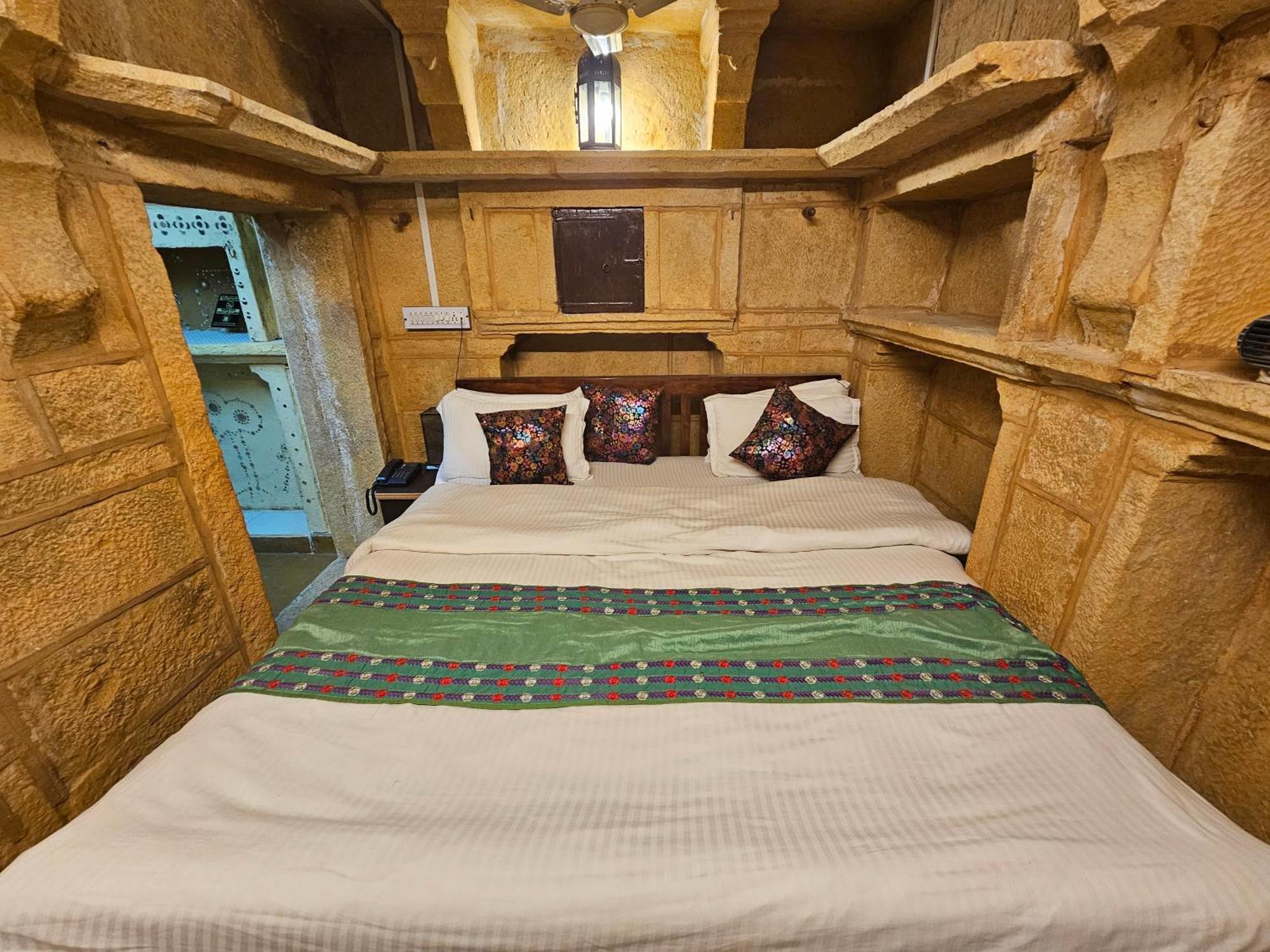 Desert Haveli Guest House Jaisalmer Δωμάτιο φωτογραφία